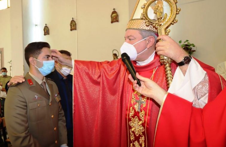 Esercito Messina Cresima Di Alcuni Militari Mons Marciano Essere Testimoni Della Fede E Soldati Di Cristo Agensir