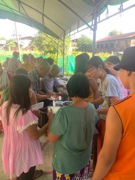 Loikaw (Myanmar) Sfollati accolti nella Cattedrale Cristo Re
