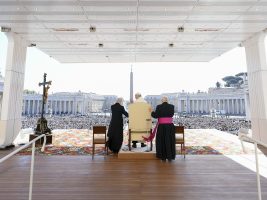 Papa Francesco: “Preghiamo per la pace, Israele e Palestina siano due Stati”