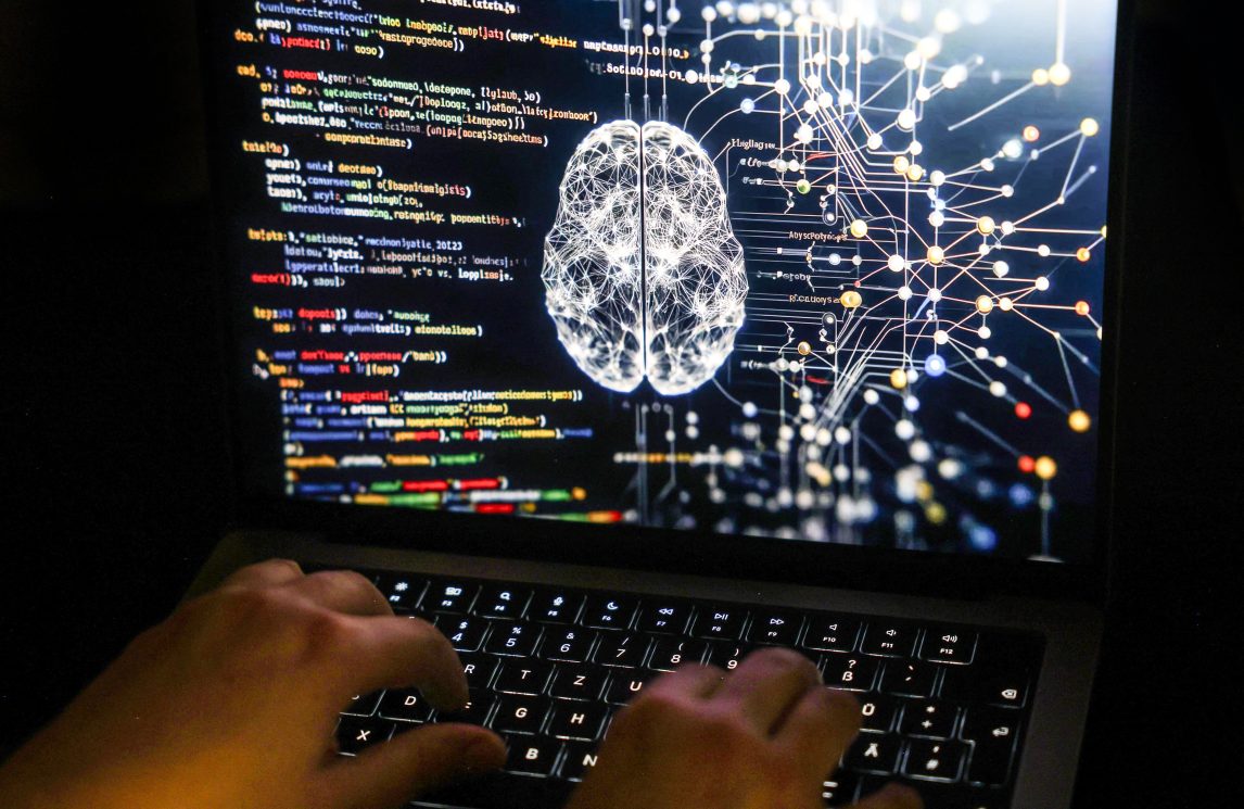 L'IA non sostituisca volti e voci