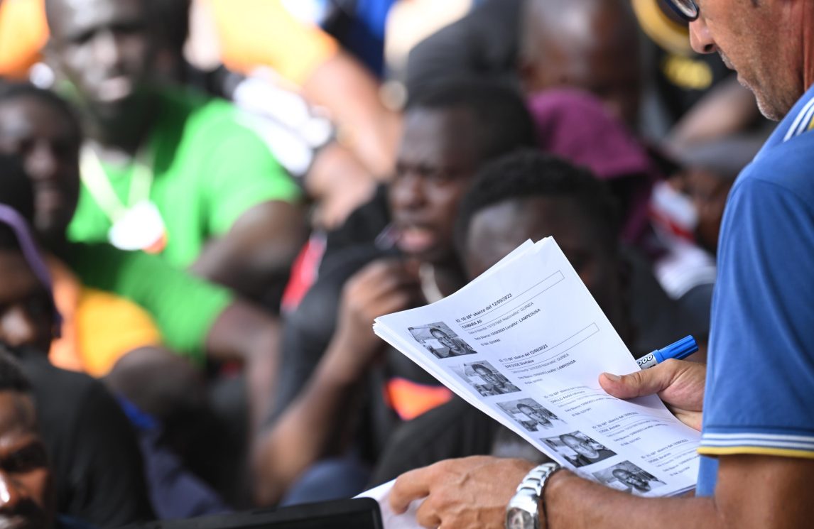 Stretta su protezione e ricongiungimenti