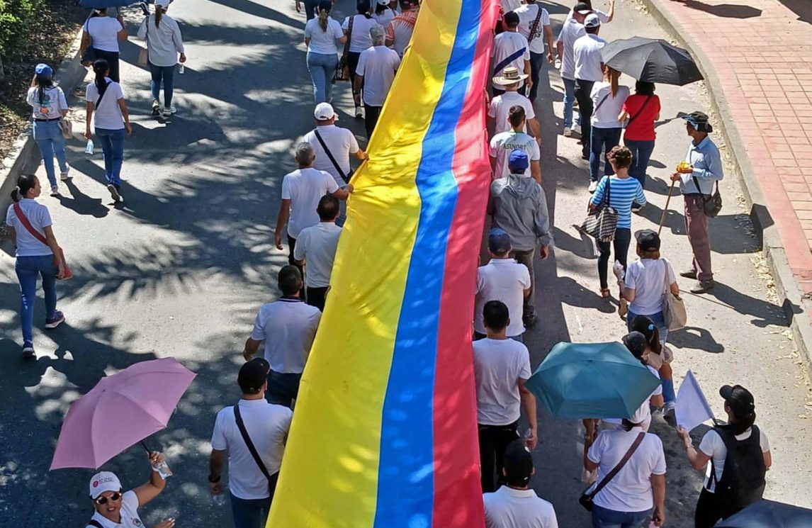 L’avvocato e uomo d’affari di destra Abelardo de la Espriella in vantaggio