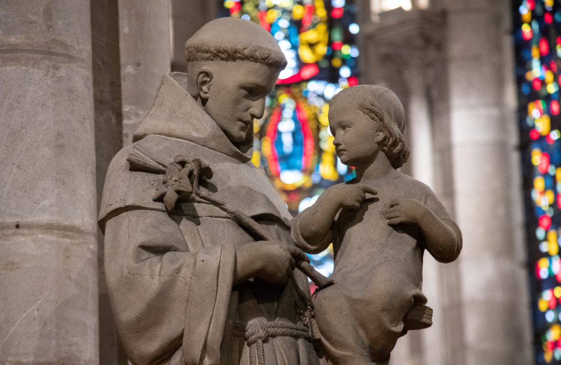 Il santo che non smette di camminare con noi