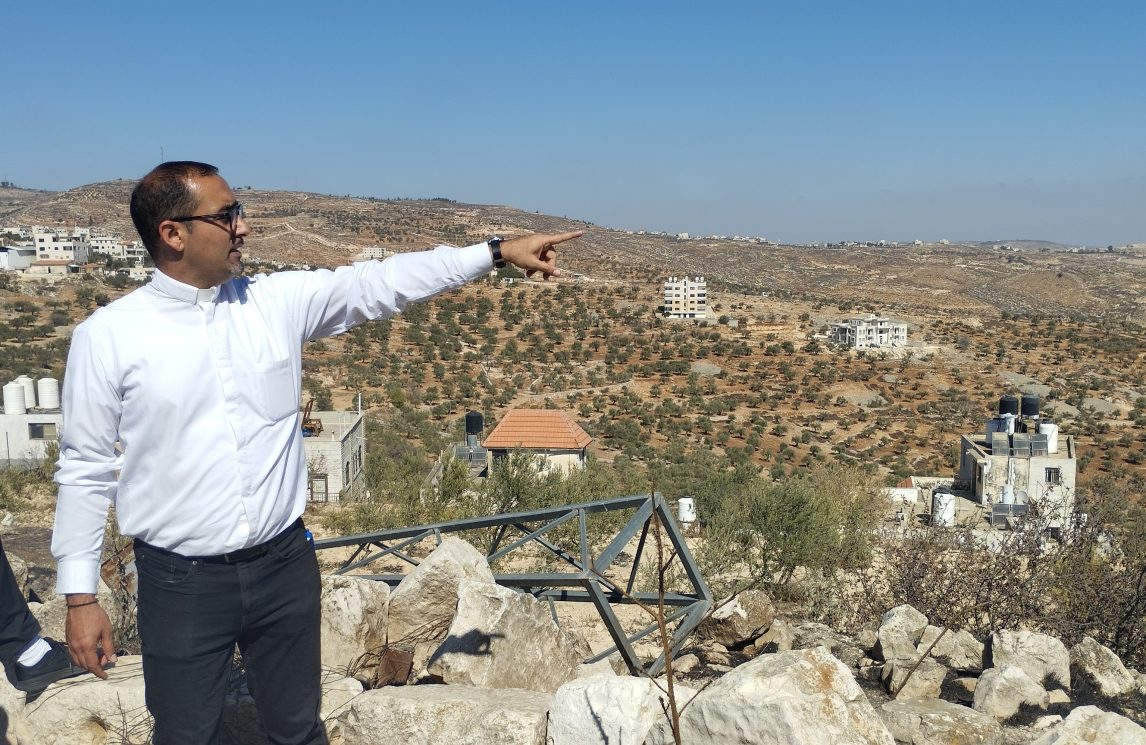 Nuovi attacchi dei coloni contro cittadina cristiana