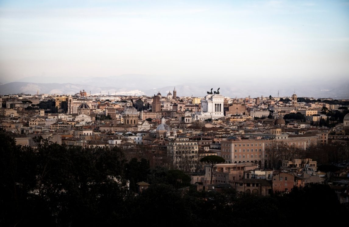 Roma cresce, ma si spacca: tra ricchezza e nuove povertà