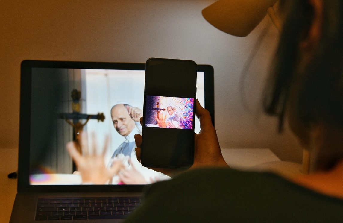 Quando l'intelligenza artificiale si veste di sacro