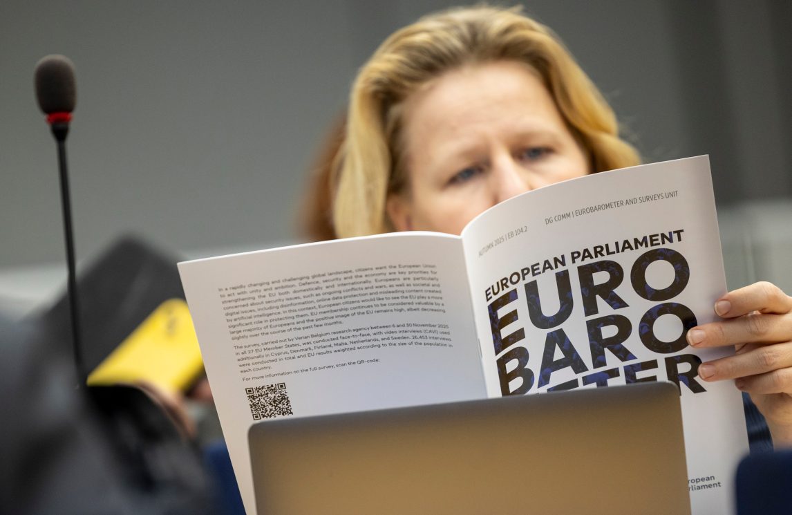 Il 51% degli italiani vede l’Ue positivamente