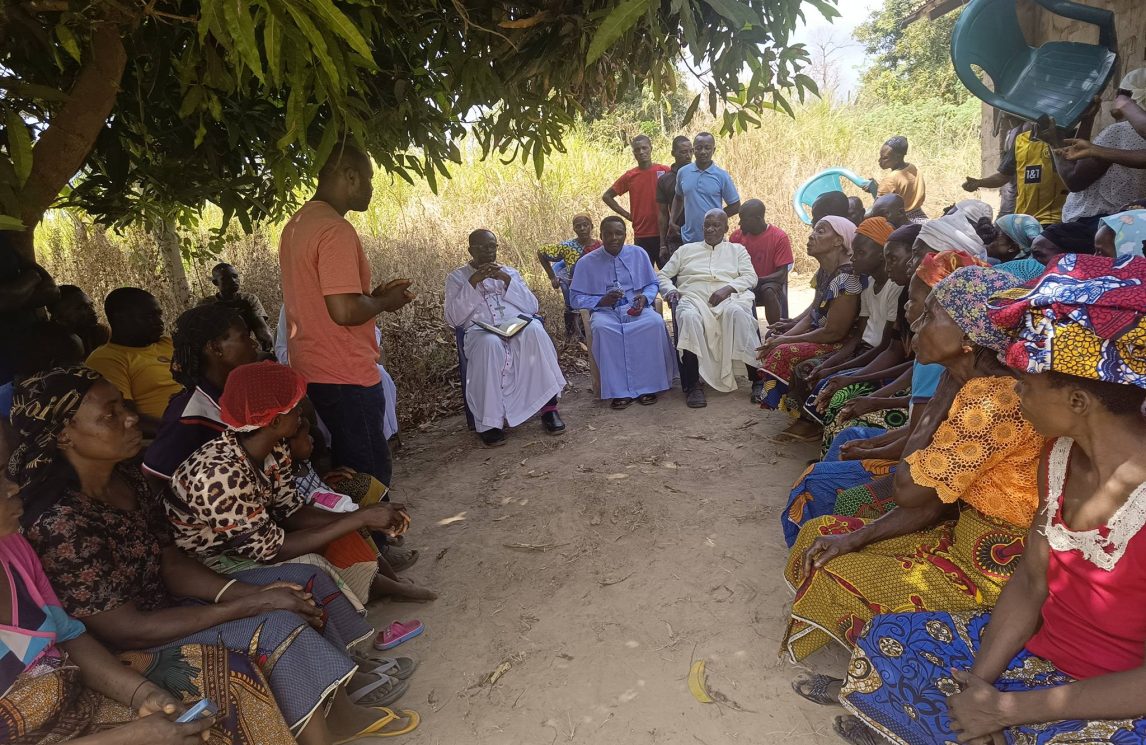 Rapiti nove cattolici durante una veglia. Tra loro anche bambini