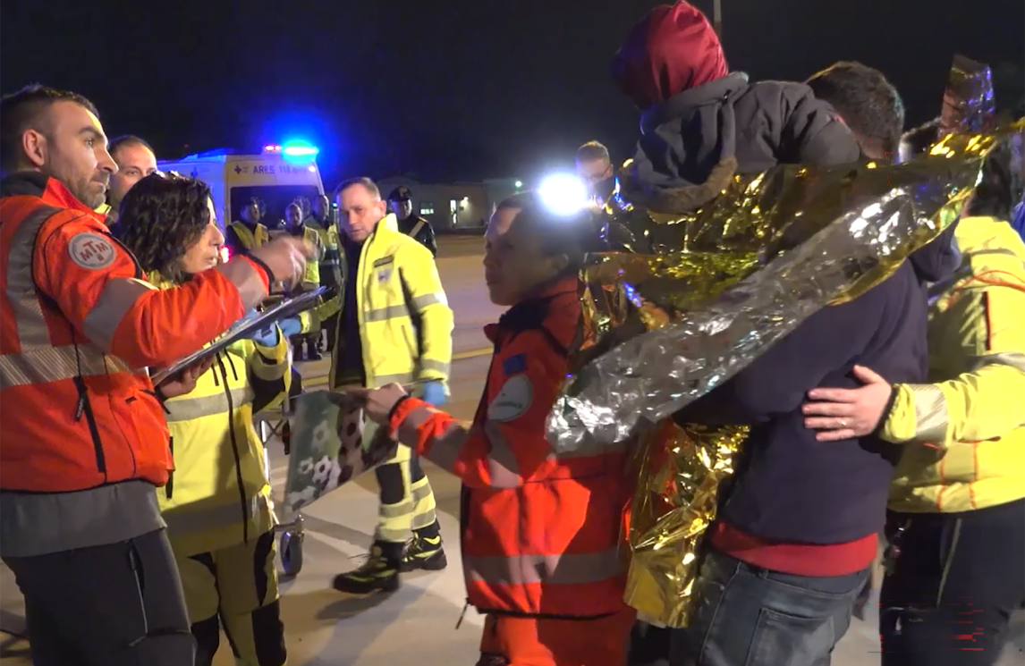 Arrivati a Roma 117 palestinesi. Saba: “Non si lascia solo nessuno”