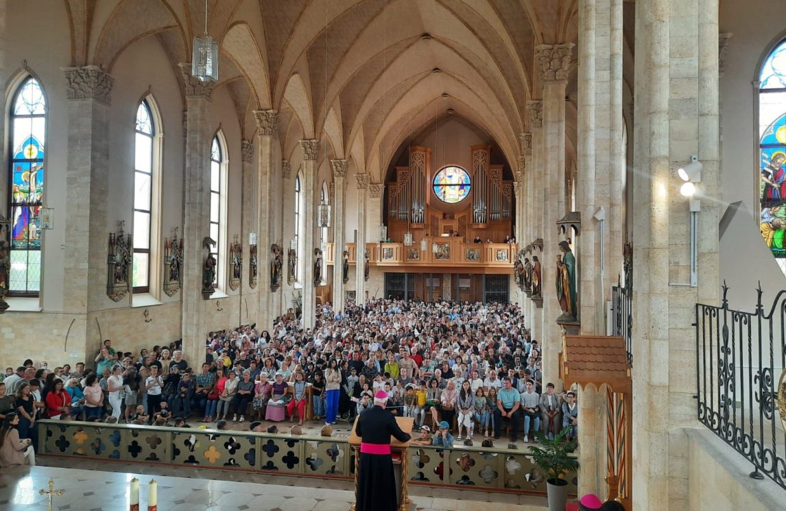 Una Chiesa aperta a tutti per costruire ponti di pace