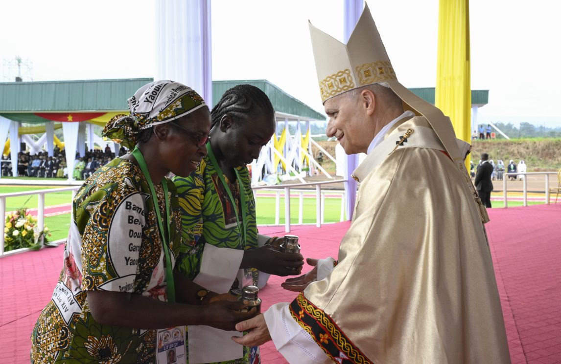 “Chi rapina la vostra terra investe profitti in armi”