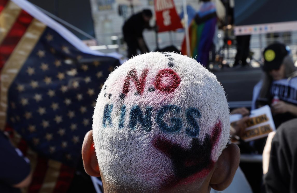 Minacce e aperture da Trump, negli Usa cresce la protesta interna