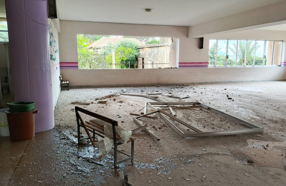 Razzi colpiscono una chiesa e una scuola