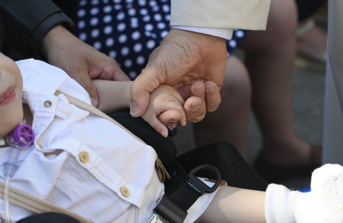 La carità del Papa che non si conta in milioni