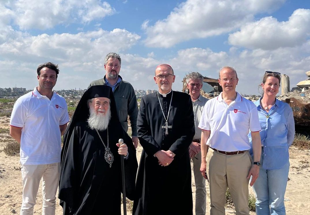 Il card. Pizzaballa e il patriarca Teofilo III in visita pastorale