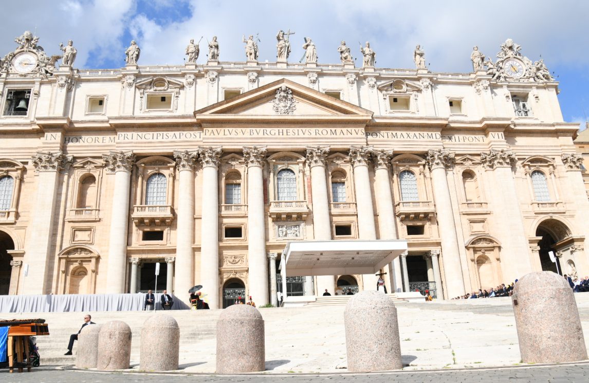 Abrogate le “misure di contenimento salariale”