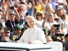 Leone XIV: “promuovere e difendere sempre la dignità della persona umana”