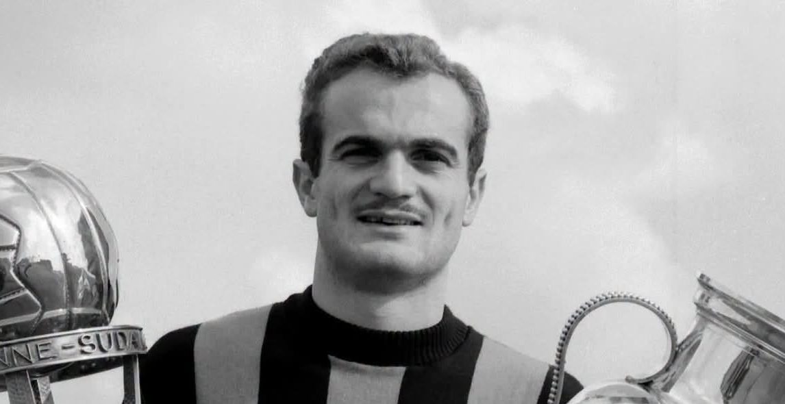 Uno dei grandi che hanno fatto il calcio. E il costume