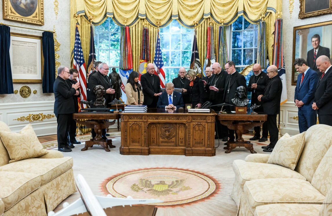 Preghiera con Trump, il video e l’uso politico